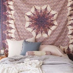 UO Tapestry